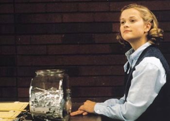 الفتيات الجميلات يحصلن على درجات أعلى!