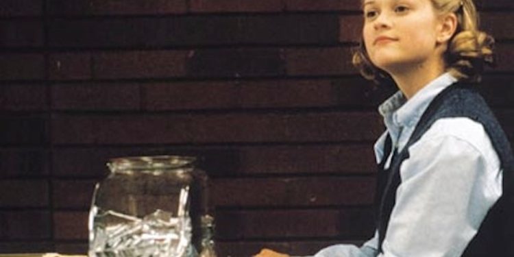 الفتيات الجميلات يحصلن على درجات أعلى!