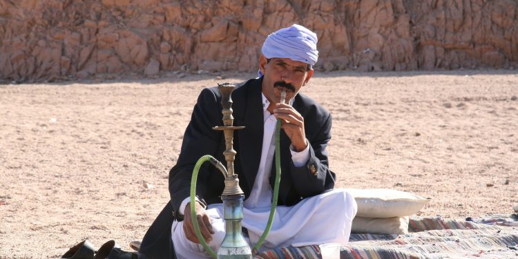 هل حقا تدخين النرجيلة أفضل لصحتك من تدخين السجائر؟